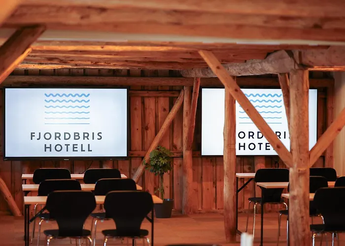 ホテル Fjordbris